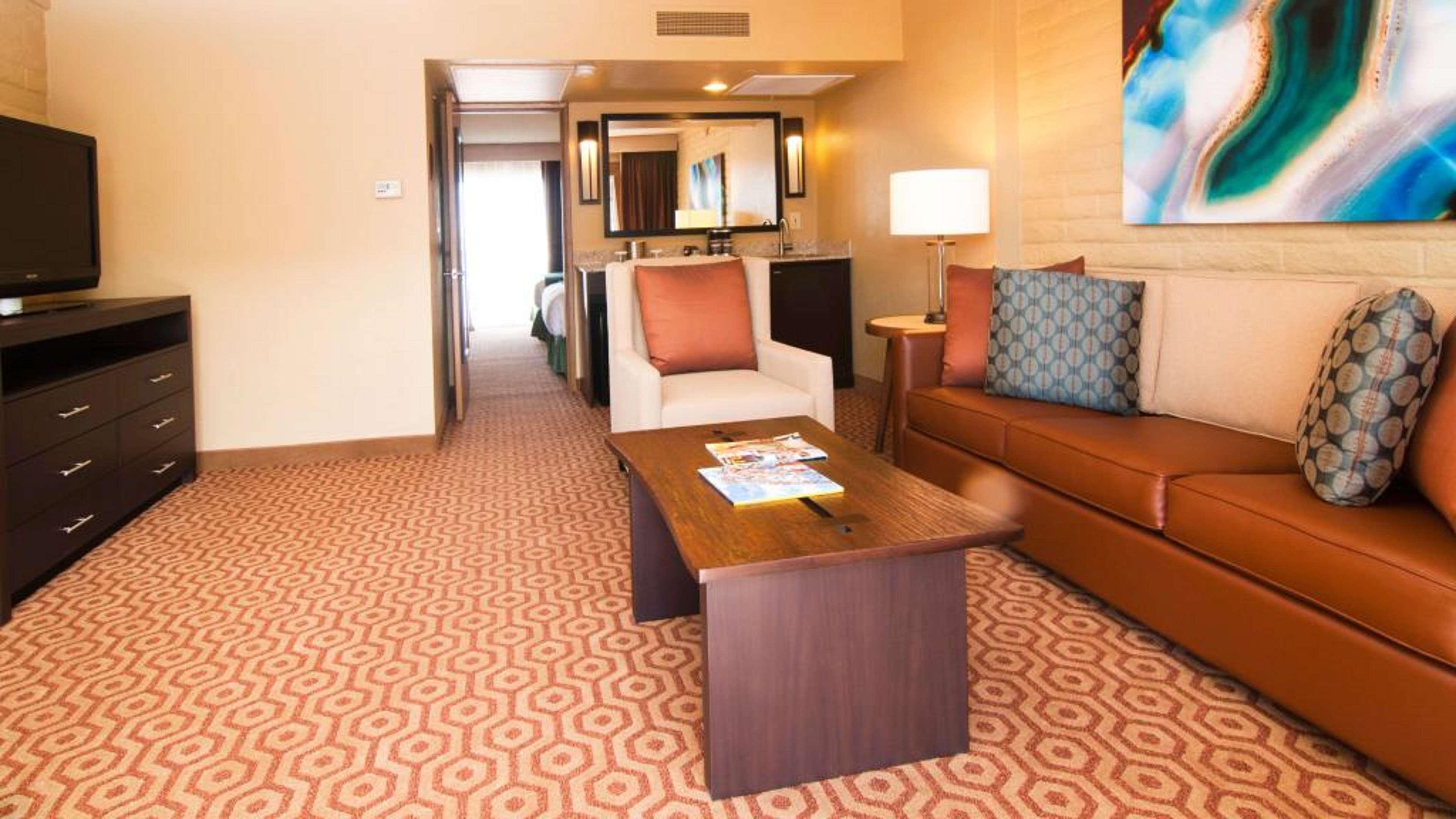 Doubletree Suites By Hilton Tucson-Williams Center Экстерьер фото