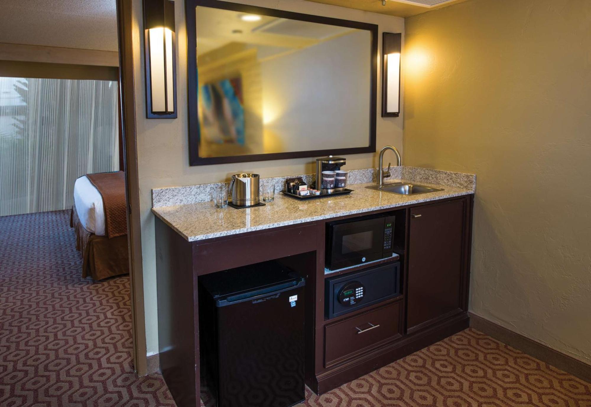 Doubletree Suites By Hilton Tucson-Williams Center Экстерьер фото