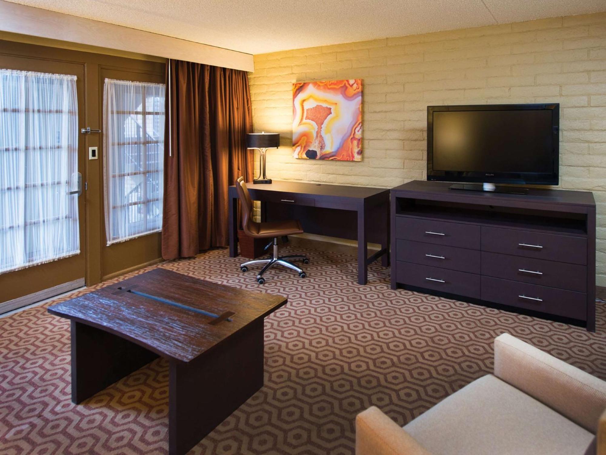 Doubletree Suites By Hilton Tucson-Williams Center Экстерьер фото