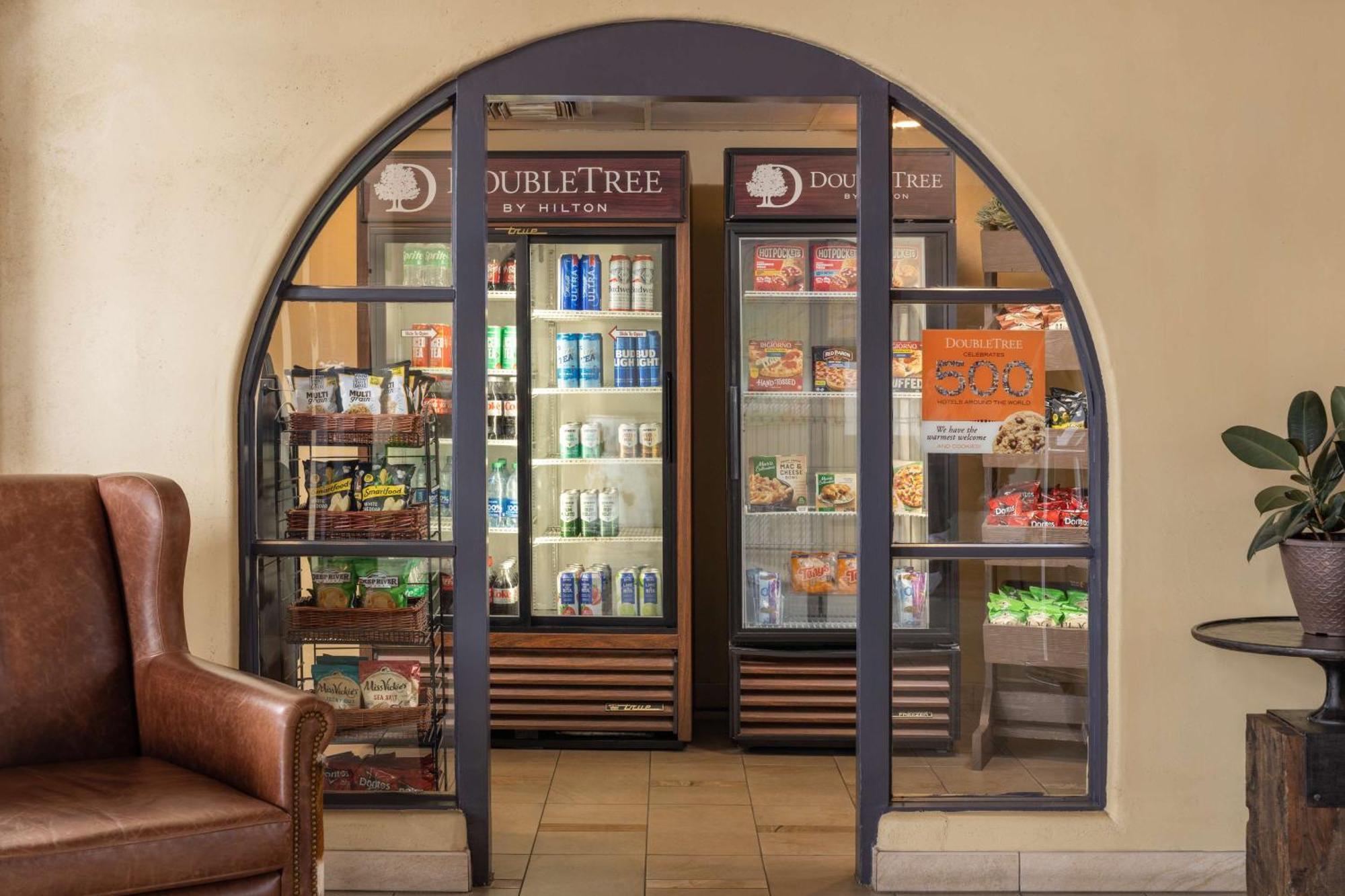 Doubletree Suites By Hilton Tucson-Williams Center Экстерьер фото