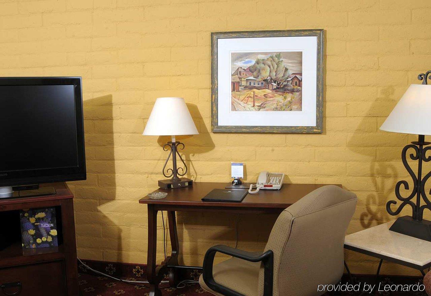 Doubletree Suites By Hilton Tucson-Williams Center Номер фото