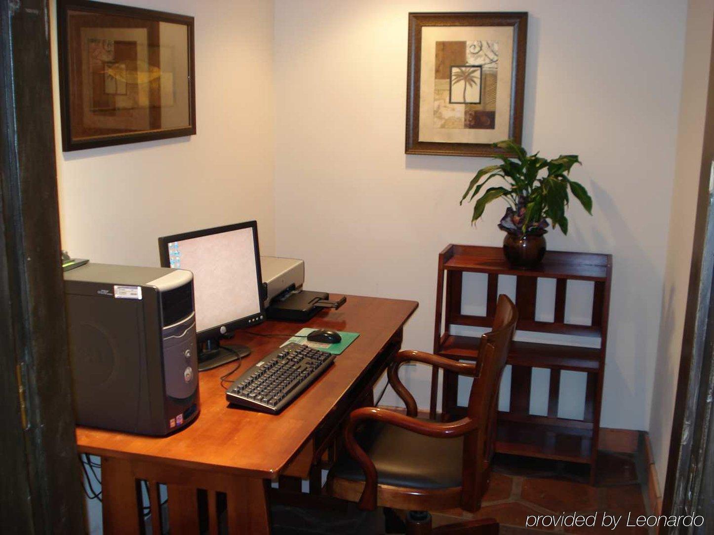 Doubletree Suites By Hilton Tucson-Williams Center Номер фото